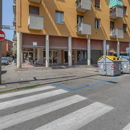 Guesthost - Gina's Garden X4