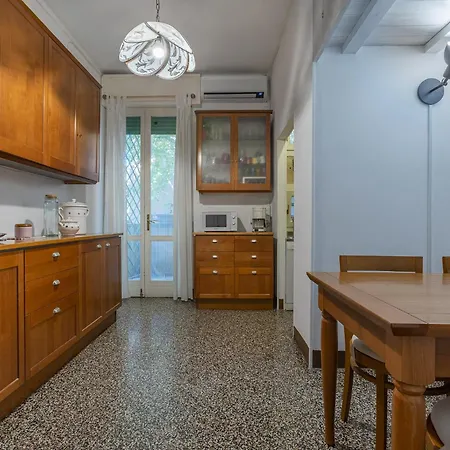 Appartement Guesthost - Gina's Garden X4