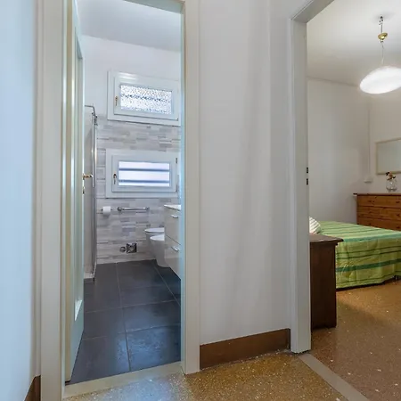 Guesthost - Gina's Garden X4 Appartement Bologne