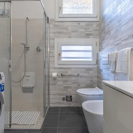 Appartement Guesthost - Gina's Garden X4 *