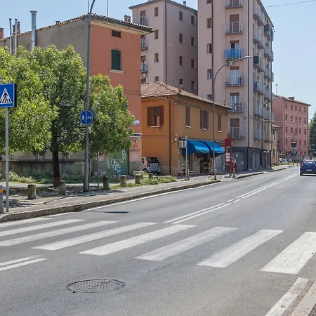 Guesthost - Bolognina Quiet With Garden X4 Apartmán *