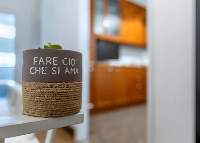 Guesthost - Bolognina Quiet With Garden X4